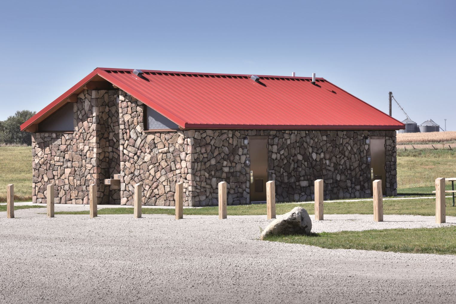 Dakins Bath/Shower House