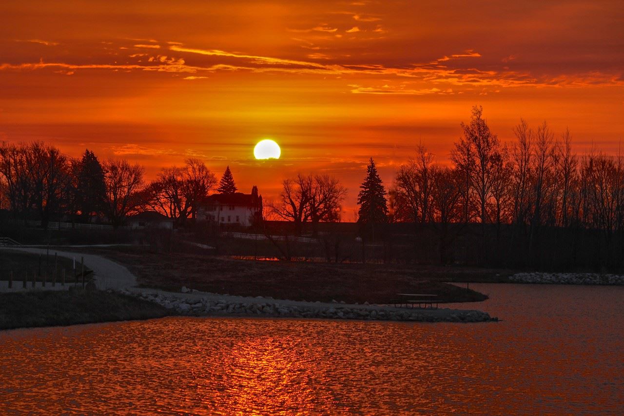 Don Henderson.Landscape.Sunrise Over Dakins